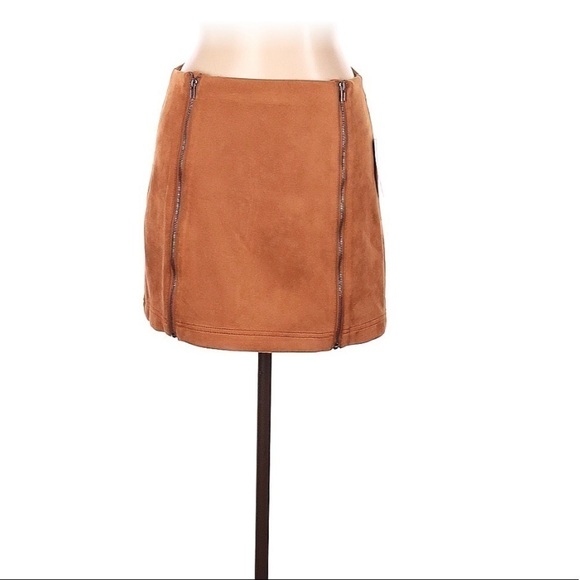 𝅺NWT skirt - Picture 4 of 6